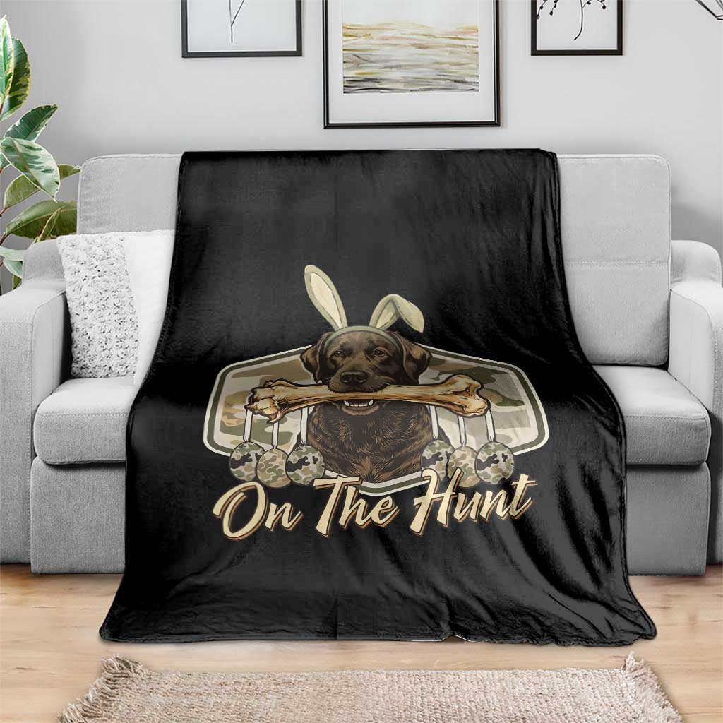Funny Egg Hunter Throw Blanket On The Hunt Camo Easter Labrador Dog