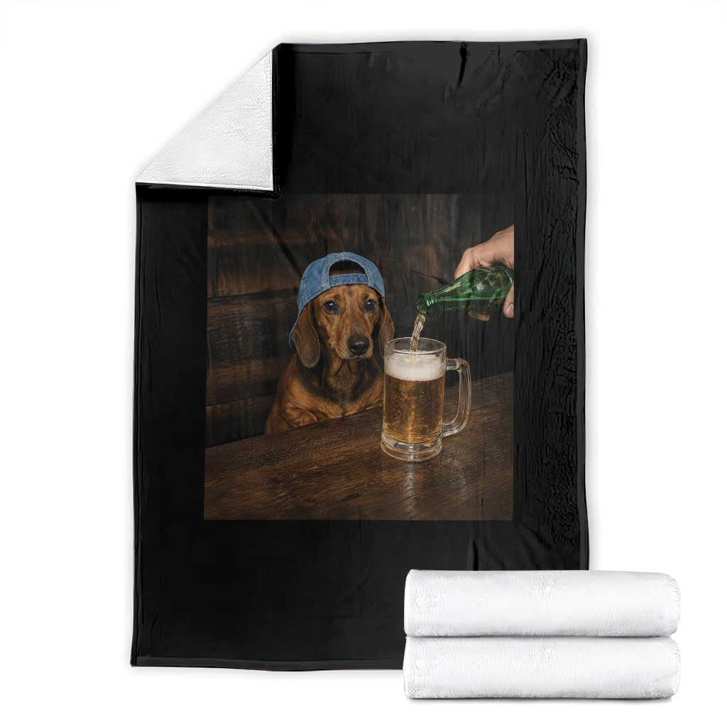 Wiener Dog Drinking Beer Funny Dachshund Lover Throw Blanket