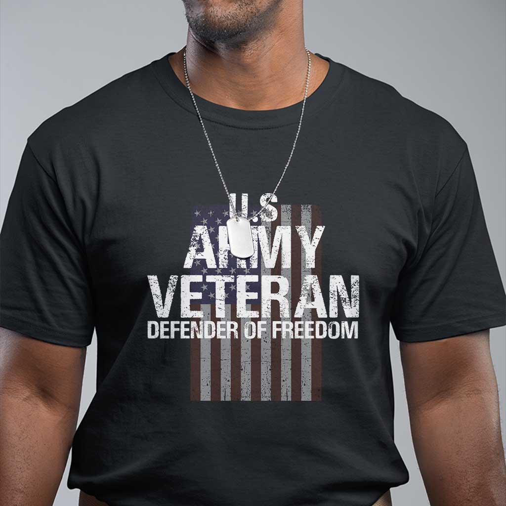 Black U.S. Army veteran graphic T-shirt, 'Defender of Freedom' front print