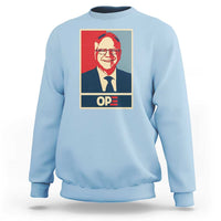 Light blue sweatshirt with crew neck and front OP graphic portrait
