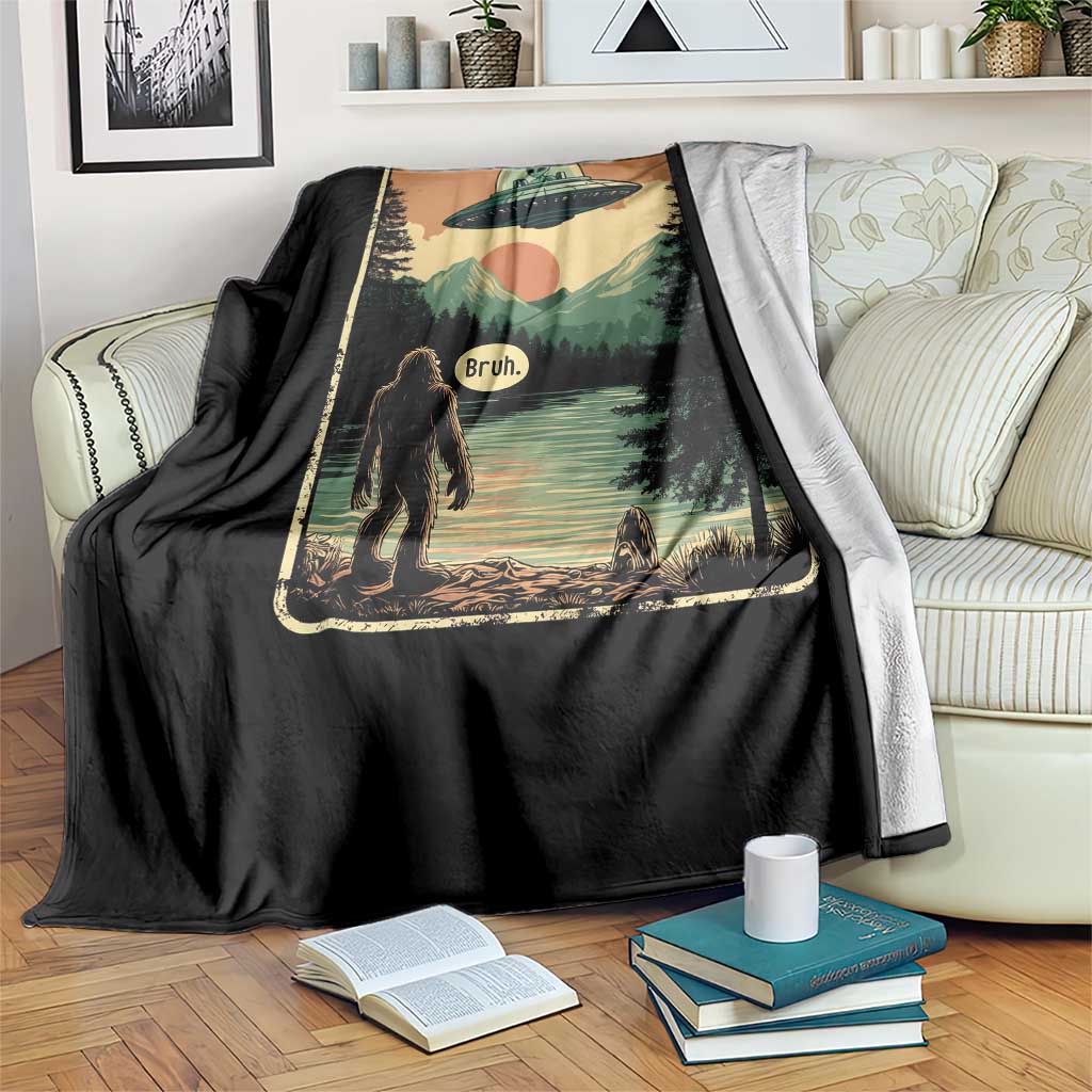 Funny Bigfoot Sasquatch Alien Spaceship UFO Introvert Bruh Throw Blanket - Wonder Print Shop