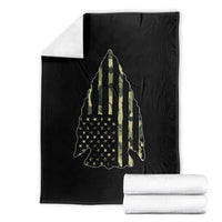Arrowhead Hunter Vintage Camougflage USA Flag Throw Blanket