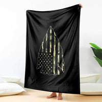 Arrowhead Hunter Vintage Camougflage USA Flag Throw Blanket
