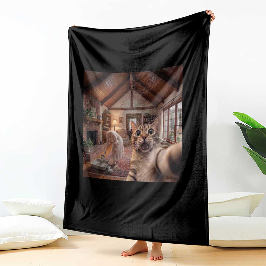 Cat Selfie with Woman Funny Cat Mom Throw Blanket