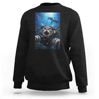 Funny Scuba Diving Cat Selfie With Hammerhead Shark Sweatshirt