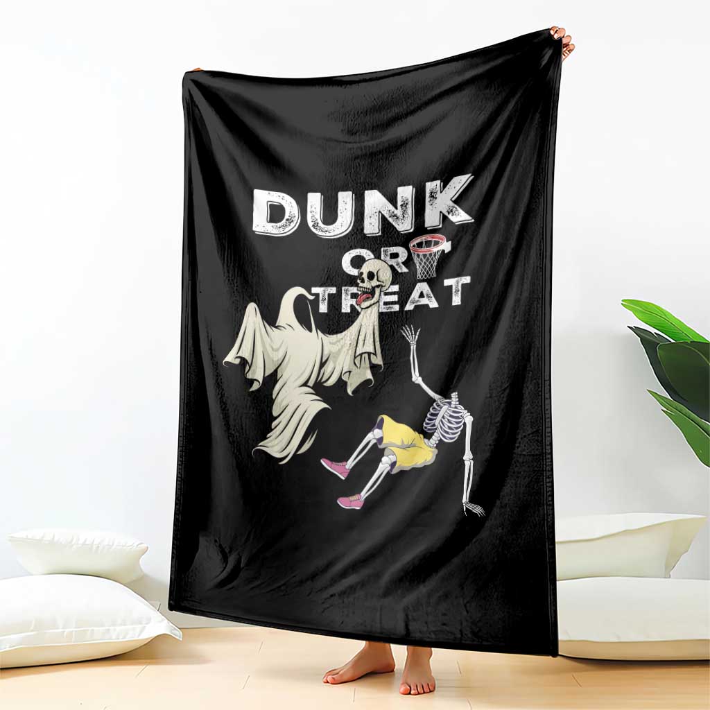 Halloween Dunk Or Treat Throw Blanket Funny Skeleton And Ghost Playing Basketball - Wonder Print Shop