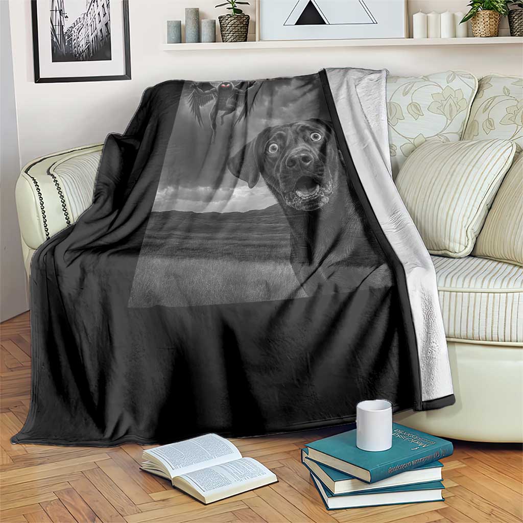 Funny Labrador Selfie With Mothman Throw Blanket Cryptid Gift - Wonder Print Shop