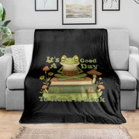 It Is A Good Day To Read A Book Throw Blanket Funny Frog Reading - Wonder Print Shop