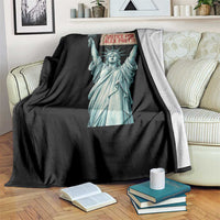 Statue Of Liberty Justice For Alex Pretti Tribute Gift Throw Blanket