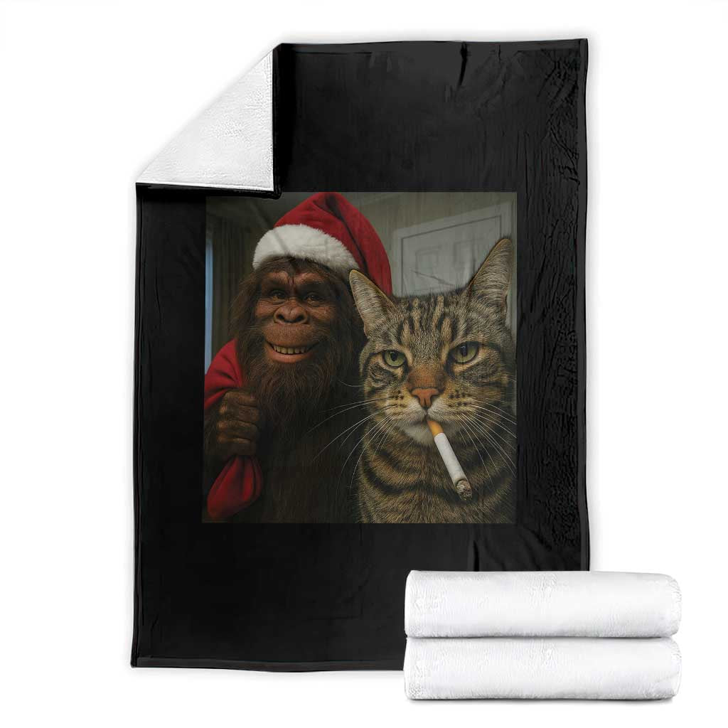 Funny Cat Selfie Bigfoot Christmas Sasquatch Throw Blanket - Wonder Print Shop