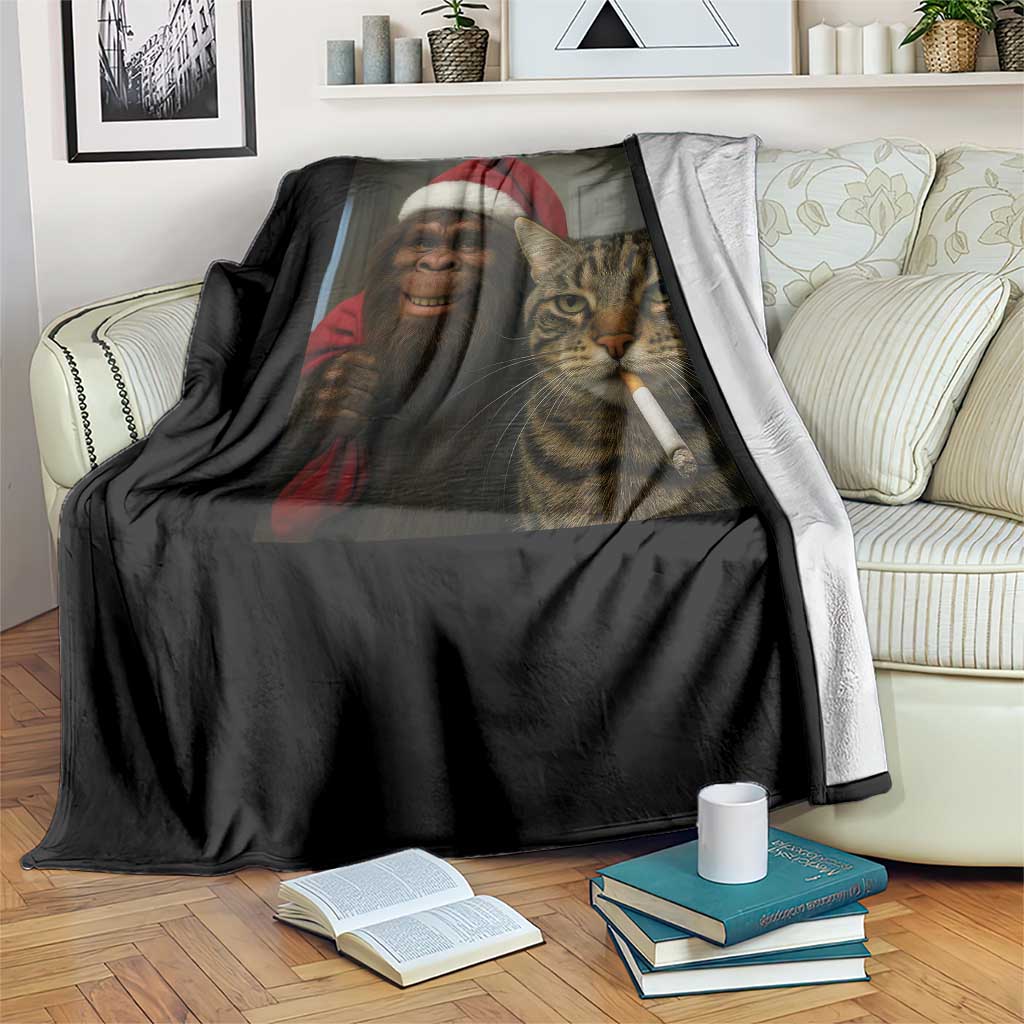 Funny Cat Selfie Bigfoot Christmas Sasquatch Throw Blanket - Wonder Print Shop