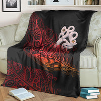 Wonder Print Shop premium blanket: black with red fern and manaia matau pattern