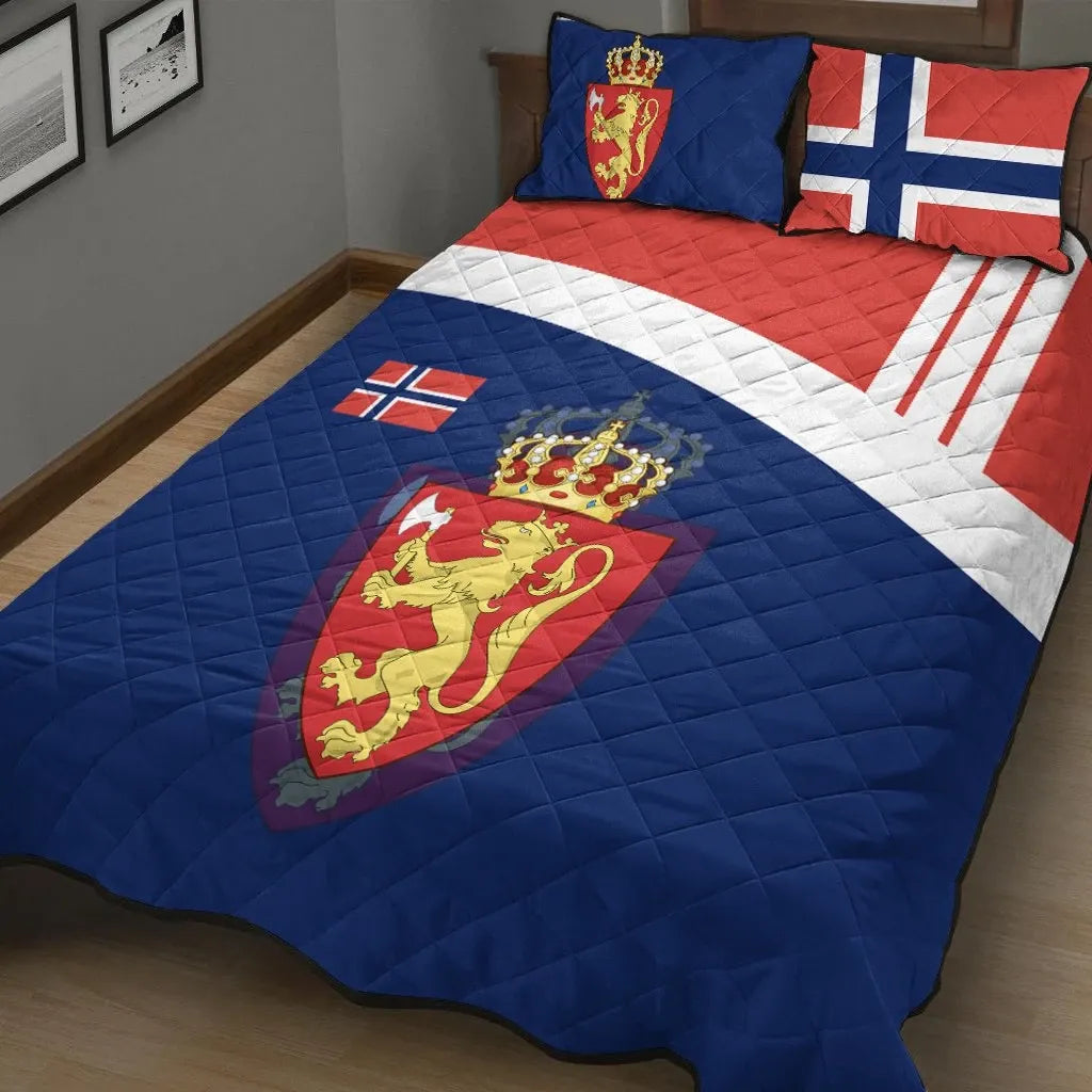 Quilt bed set: blue cover with Norway crest lion, red/white cross stripes