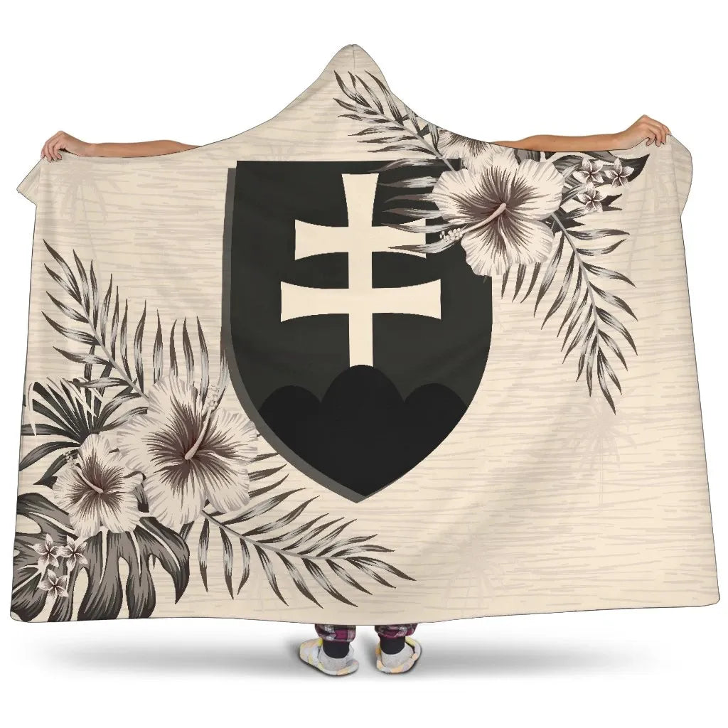 slovakia-hooded-blanket-the-beige-hibiscus