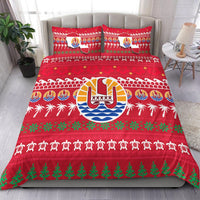 Red Tahiti Christmas bedding set with two shams, large shield emblem and palm tree pattern