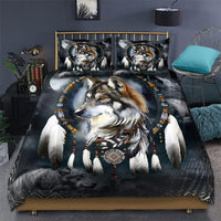 Wolf Native American bedding set with circular pendant and feather patterns on comforter