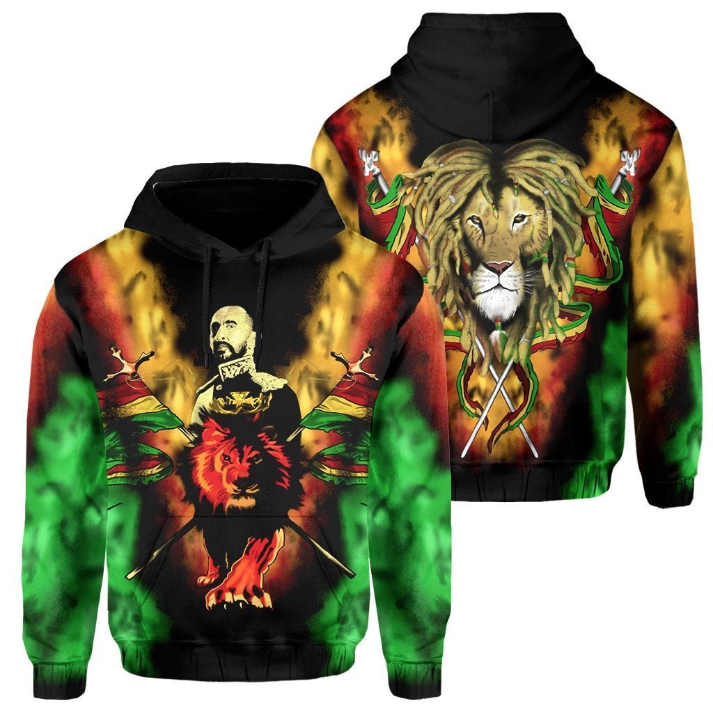 Multicolor pullover hoodie with front king portrait and lion graphic