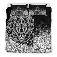 Black-and-white Viking wolf bedding set: knot emblem duvet with two Vegvisir shams