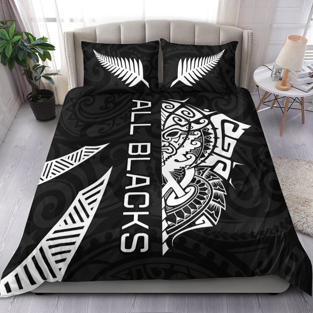 Black Haka NZ rugby bedding set: duvet with face print, leaf motifs, and 2 matching pillows