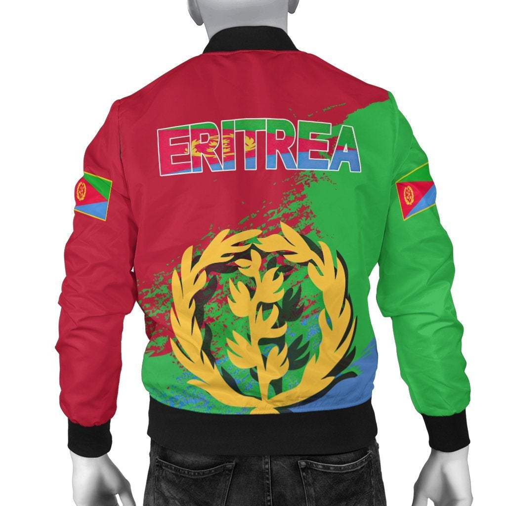 Rückenansicht: Eritrea Bomberjacke mit großem ERITREA Schriftzug und Löwenflammen-Grafik