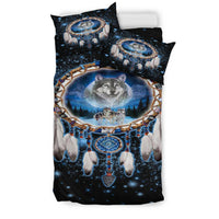 Twin bedding set on white backdrop: wolf dreamcatcher comforter with two pillowcases