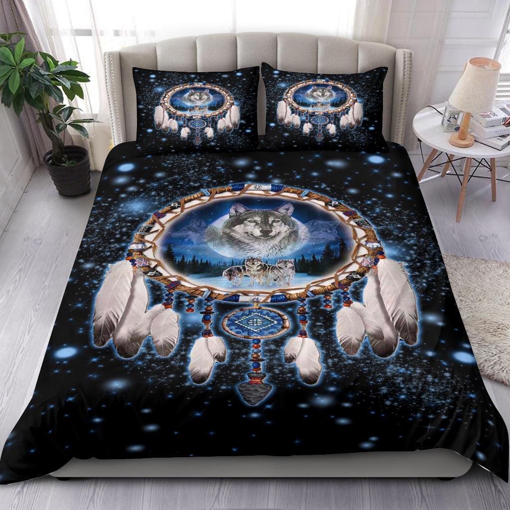 Bedding set featuring a wolf in a dreamcatcher circle on a dark starry comforter