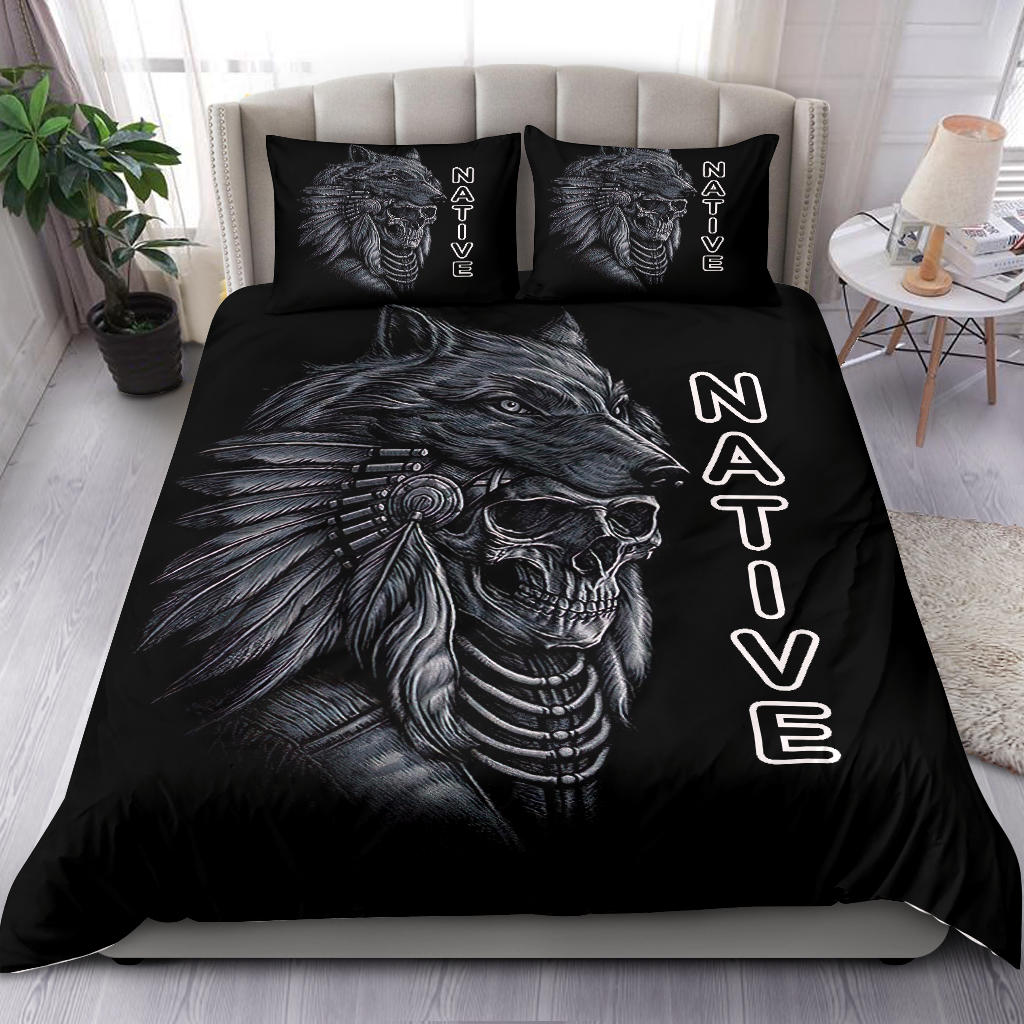 Black bedding set with Native skull horse head duvet and eagle skull design on pillows