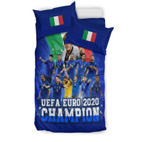 Multicolor bedding set: blue duvet cover with soccer team print, Italy flag pillowcases