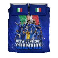 Blue duvet cover with UEFA Euro 2020 Champion lettering and Italy flag pillowcases