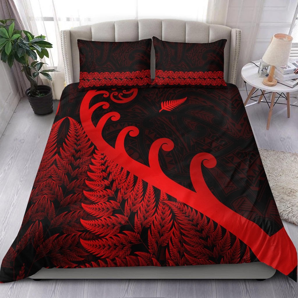 Red/black bedding set with Maori fern & koru prints and matching border pillowcases