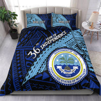 Blue Independence Day bedding set with circular crest print and two matching pillow shams