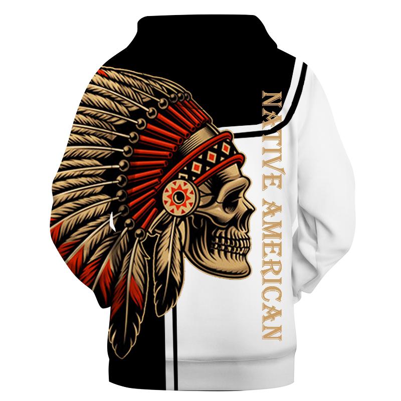 Pullover hoodie Chief-Skull Motiv mit Federkopf und Tribal-Schrift, schwarz/weiß