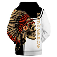 Pullover hoodie Chief-Skull Motiv mit Federkopf und Tribal-Schrift, schwarz/weiß