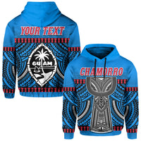 Azurblauer Hoodie mit Polinesienmuster, Kapuze und 'YOUR TEXT' über Guam-Maske.