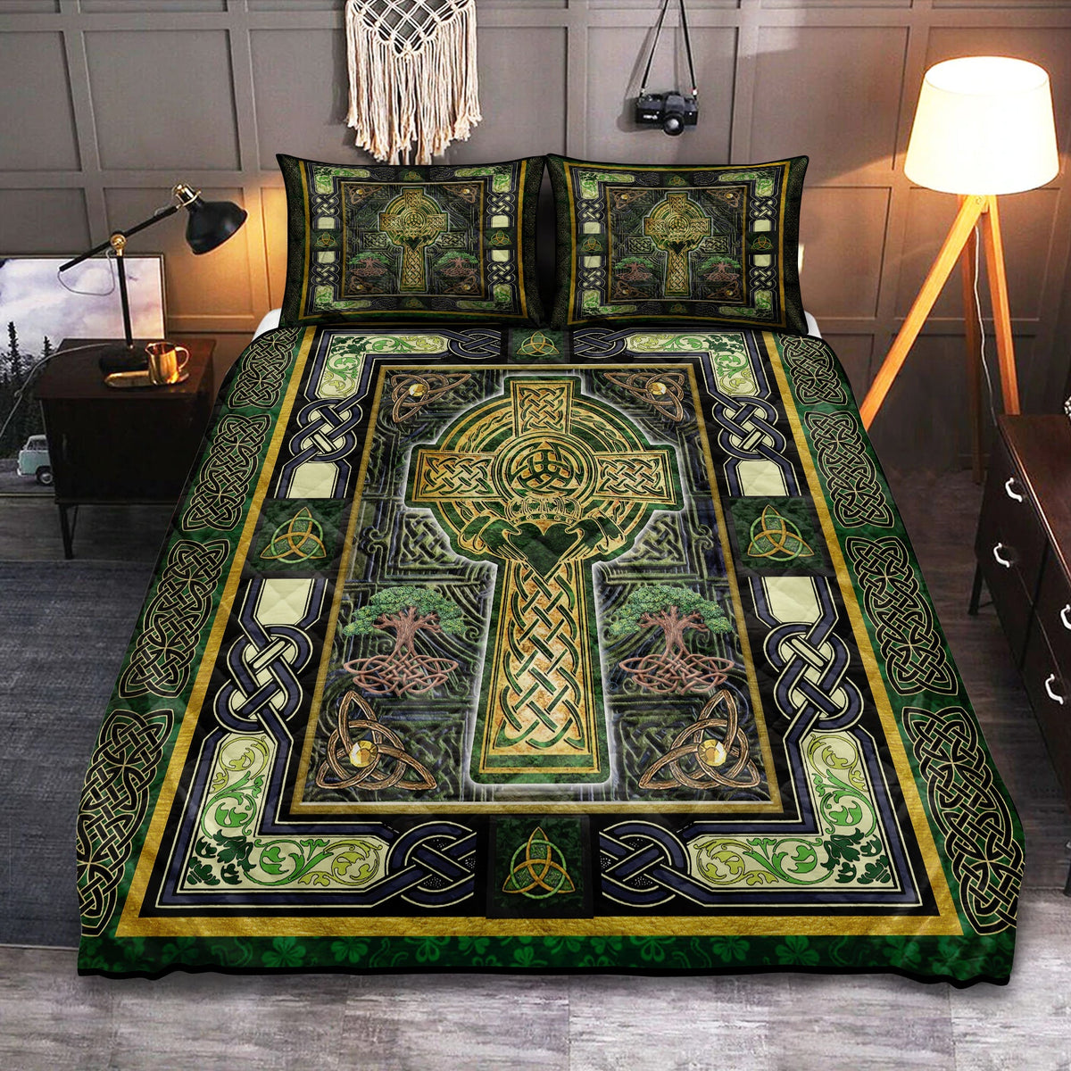 Quilt bed set with Celtic cross and love tree motif, matching pillowcases, green
