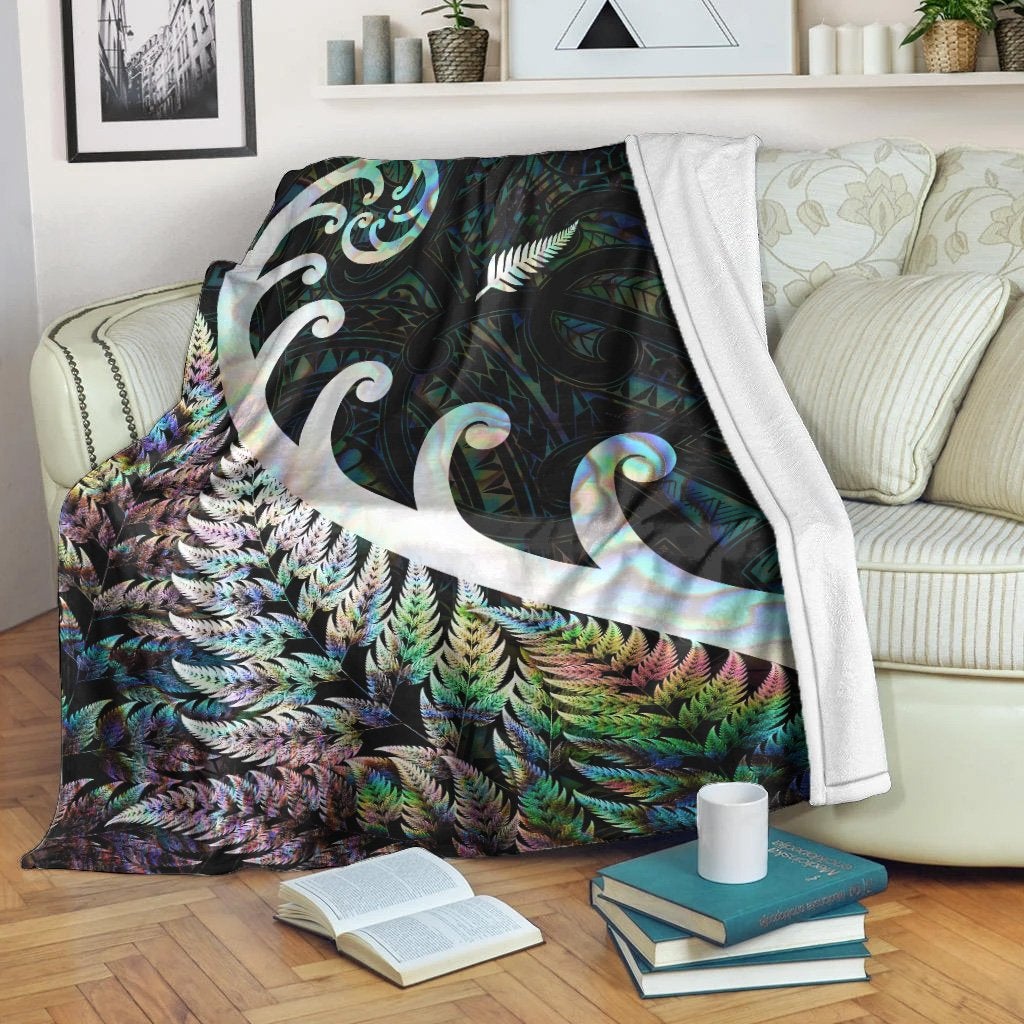 new-zealand-rugby-maori-premium-blanket-silver-fern-koru-vibes-paua-shell