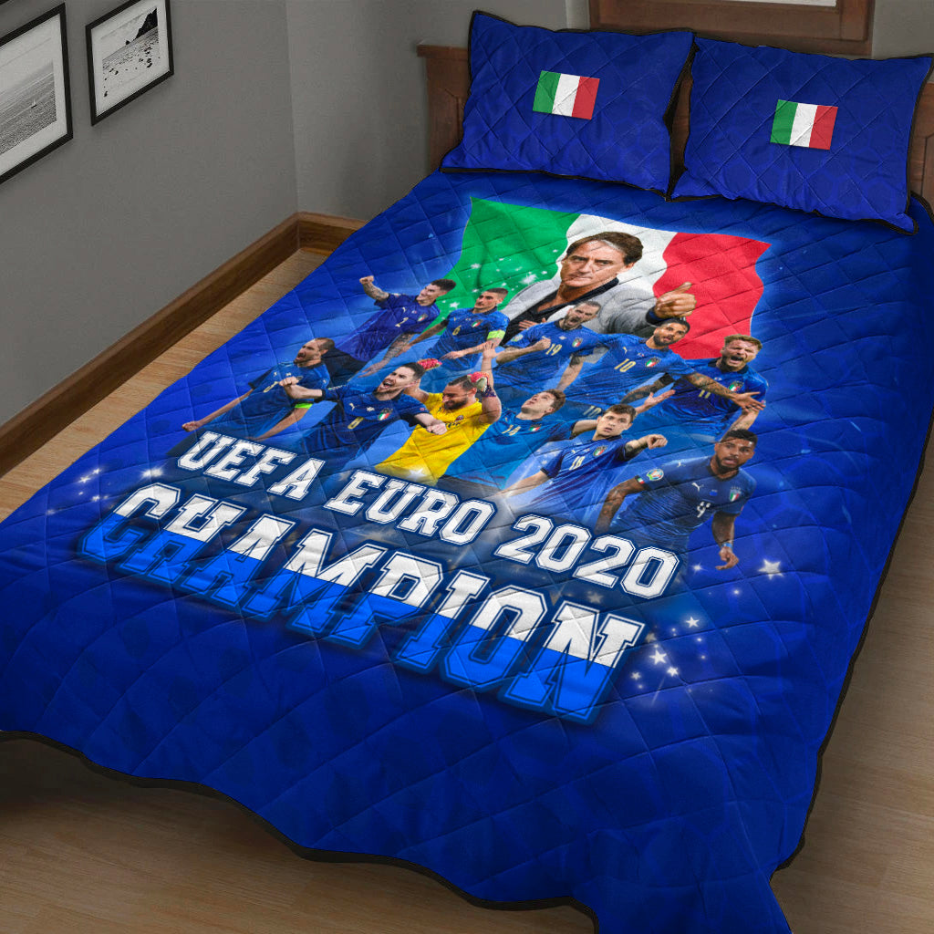 Blue quilt bedspread with Italian flag, team photo, and UEFA Euro 2020 Champion graphic