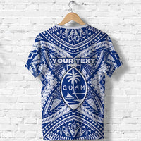 Blaues T-Shirt mit Rückendruck: GUAM-Emblem, polynesische Muster und Ihr Text