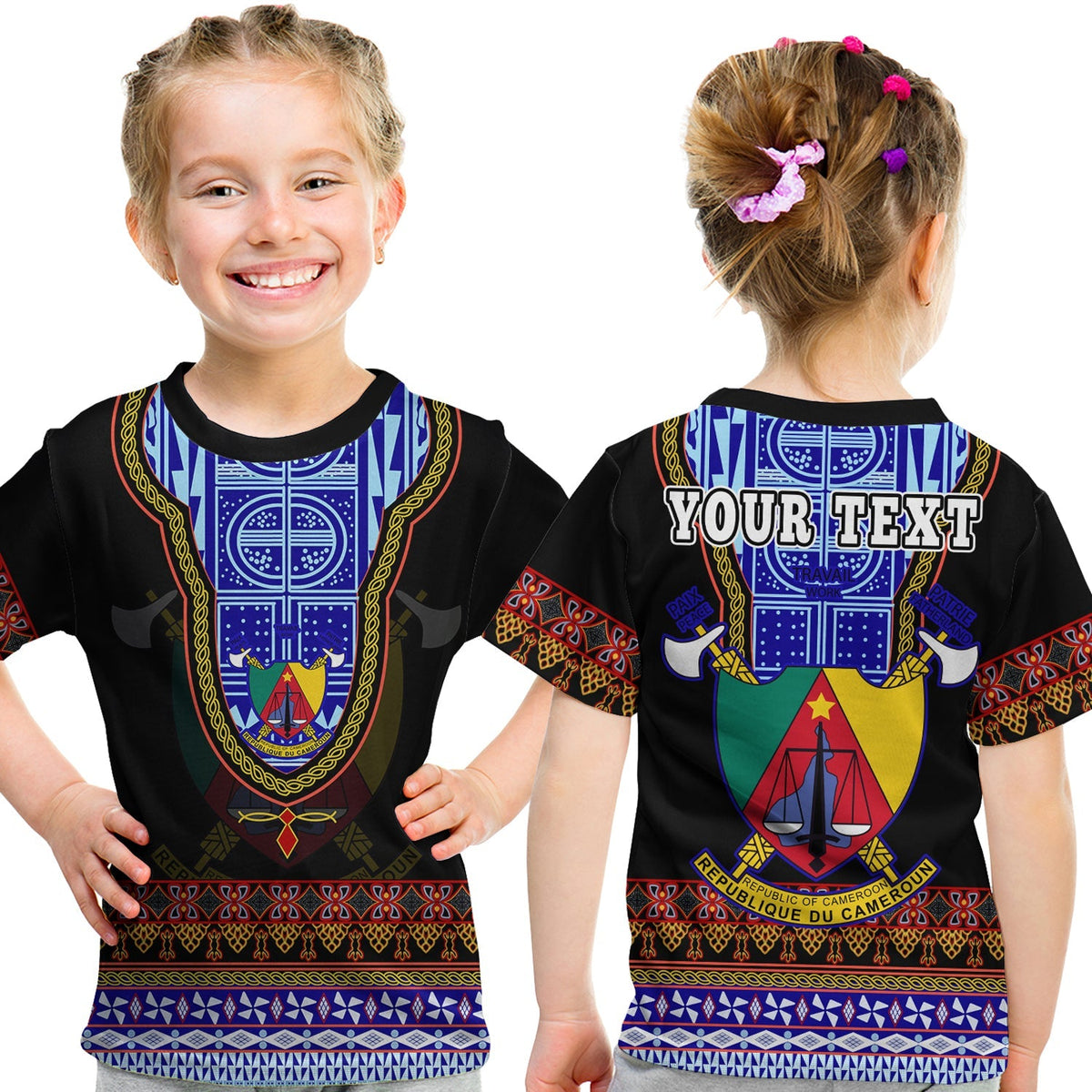 Kinder-T-shirt, schwarzes Atoghu-Pattern; vorn Wappen, hinten „YOUR TEXT“