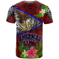 Camiseta roja vista trasera con águila y “AMERICA SAMOA” sobre patrón polinesio