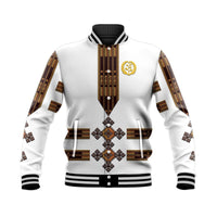 Chaqueta baseball blanca unisex con ribetes negros y patrón tibeb colorido en el frente
