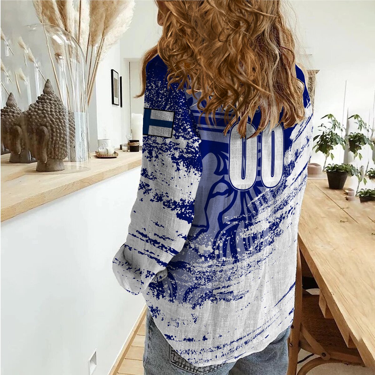 Women’s casual hockey shirt, white with blue stripe graphic and long sleeves