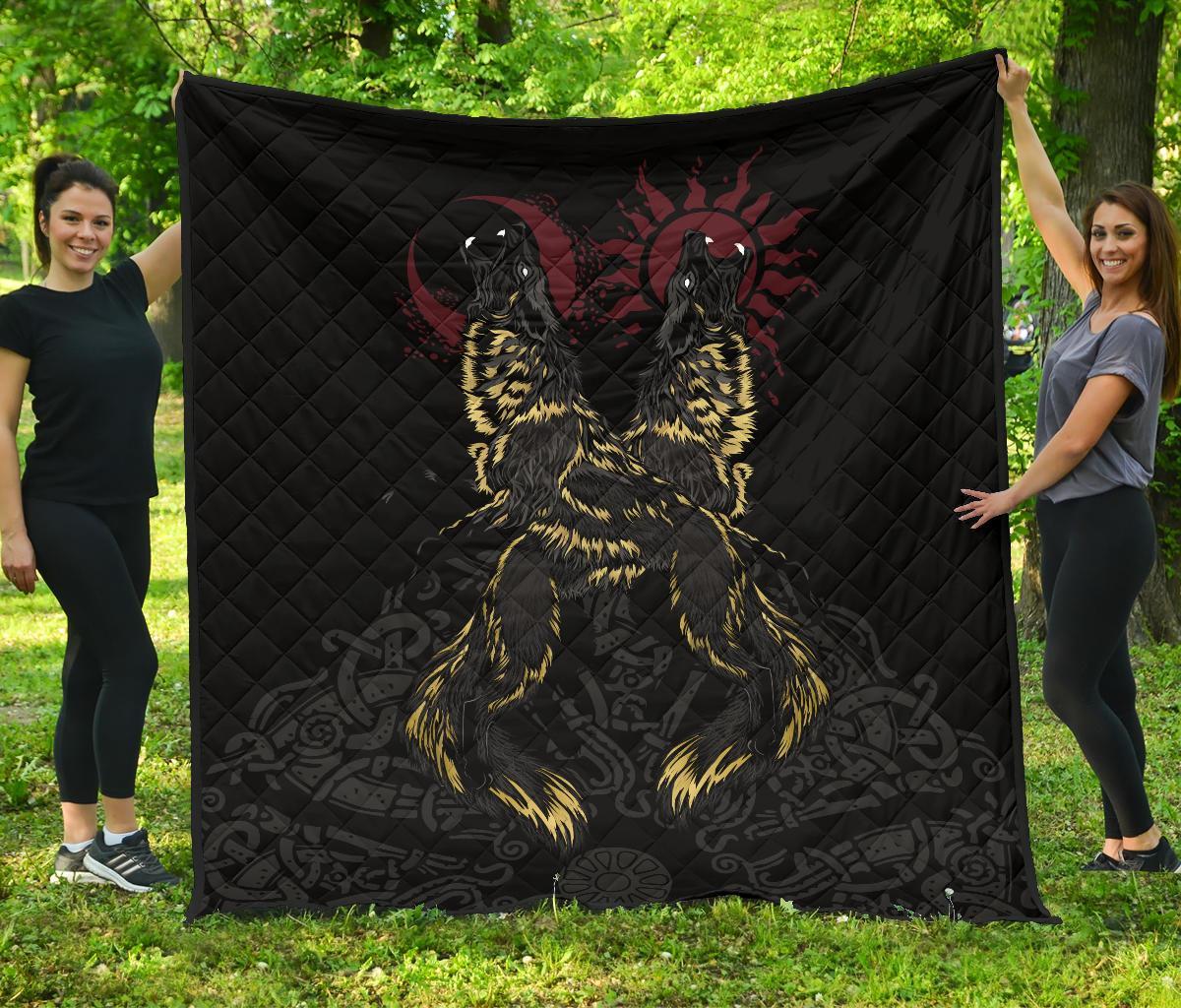 viking-the-wolves-skoll-and-hati-quilt