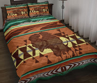 Quilt-Set mit Bison-Motiv, multicolor; teal Rahmen, geometrische Muster, 2 Kissen