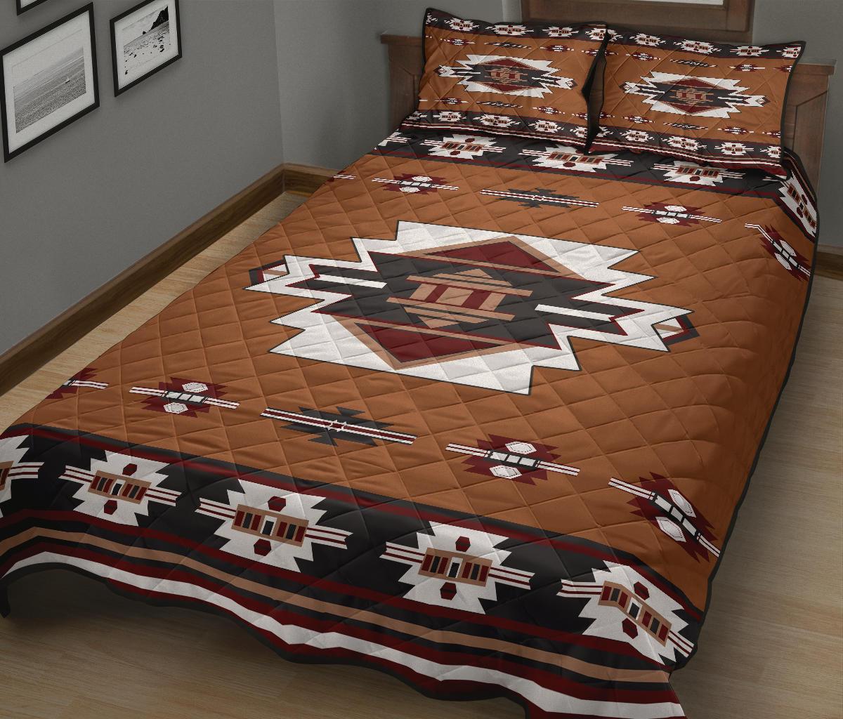 Quilt bed set with brown diamond quilt texture and large white star medallion