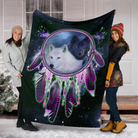 Wolf dreamcatcher blanket design with two wolves, hanging bead-like accents, and feathers