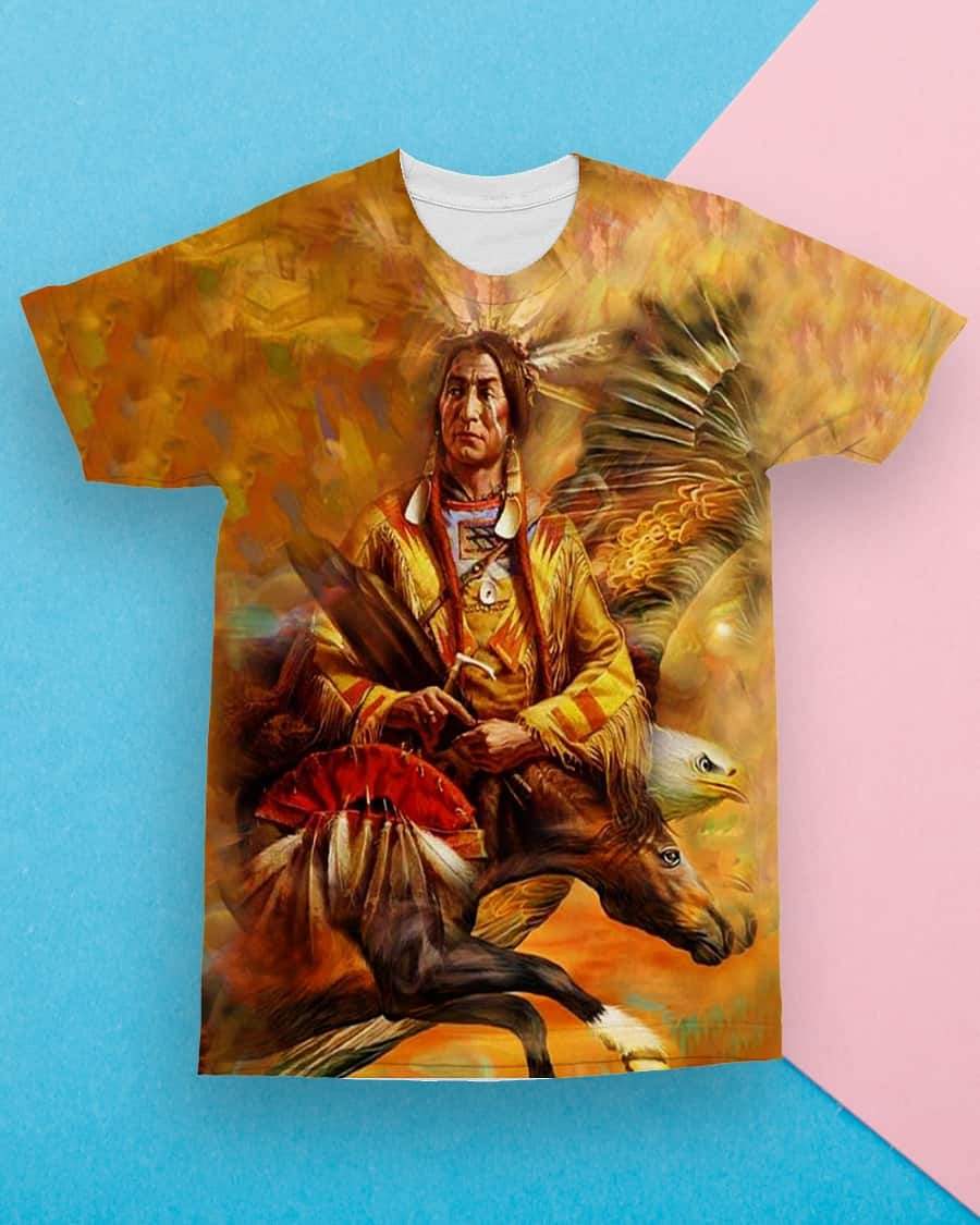 Camiseta multicolor con arte tribal 3D de águila y caballos, cuello redondo blanco