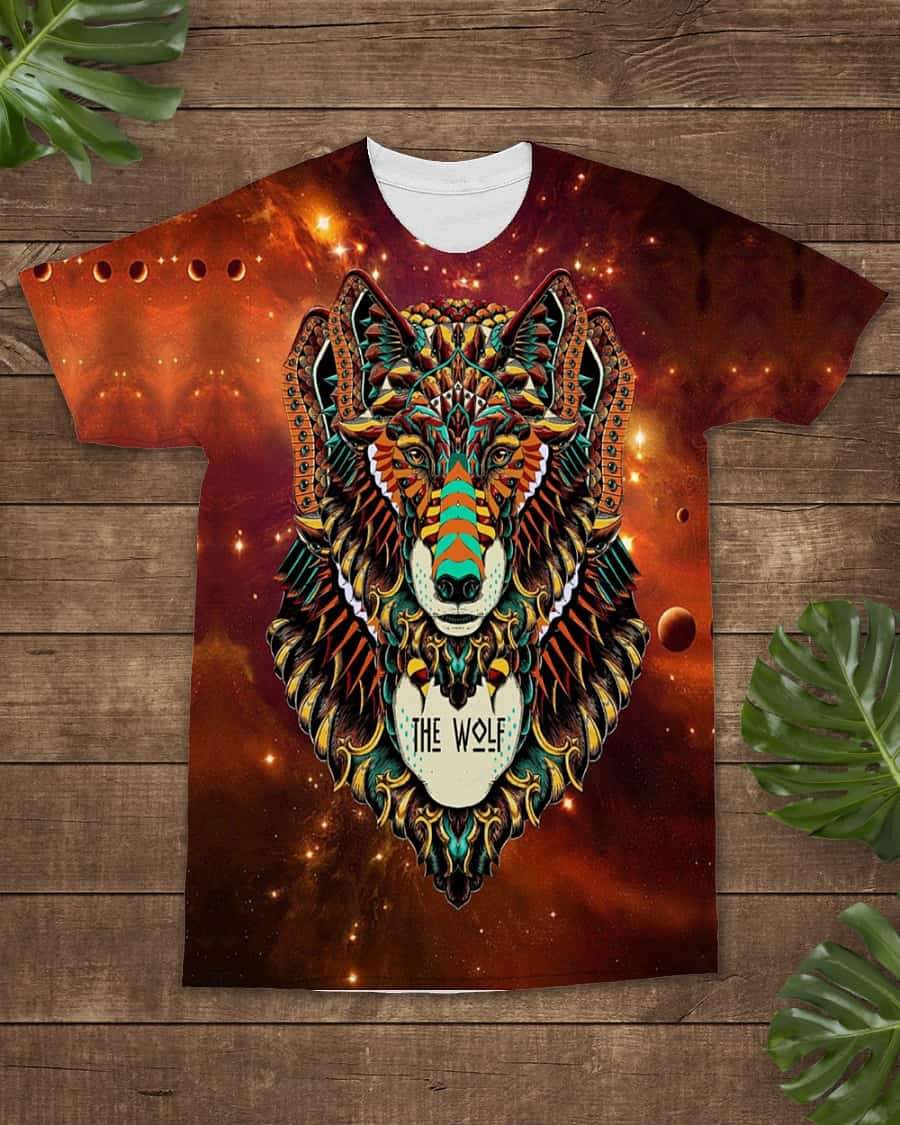 Brown all-over T-shirt with colorful wolf head and rays graphic, crew neck