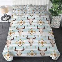 Western bull bedding set with turquoise duvet and geometric motifs plus bull skulls