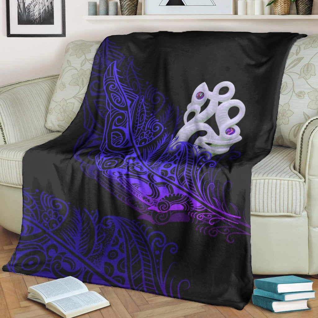 Premium blanket: black base with purple fern and manaia matau artwork